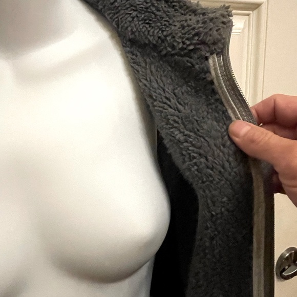 Alia Large soft & cuddly vest in a white & grey stripe. In Great used condition - Picture 5 of 12